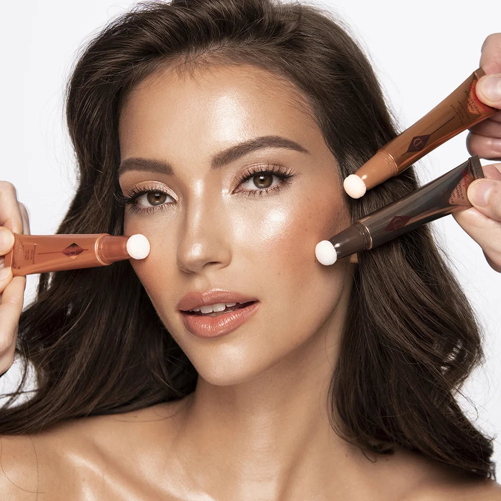 BEAUTY LIGHT WAND & HOLLYWOOD CONTOUR KIT MUST-HAVE CHEEK KIT